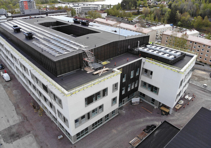 Finspångs vårdcentrum från ovan under byggnationen - maj 2020.